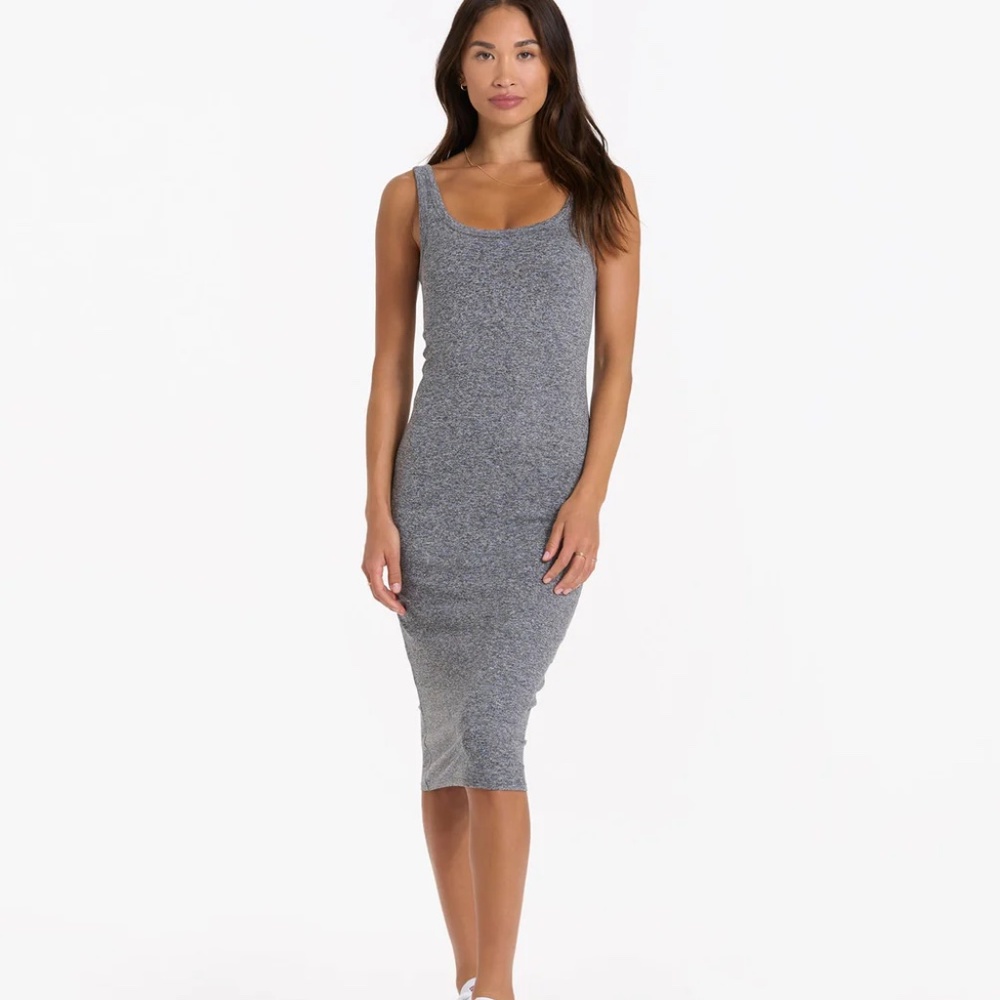 Vuori Halo Essential Dress